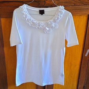 T-shirt Top. White. Small. Flower detail at neck. Color Works. Excellent…